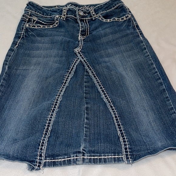 Miss Chic USA Women’s Stretch Denim w/ Big Stitch and Appliqués Size 5 - Picture 6 of 12